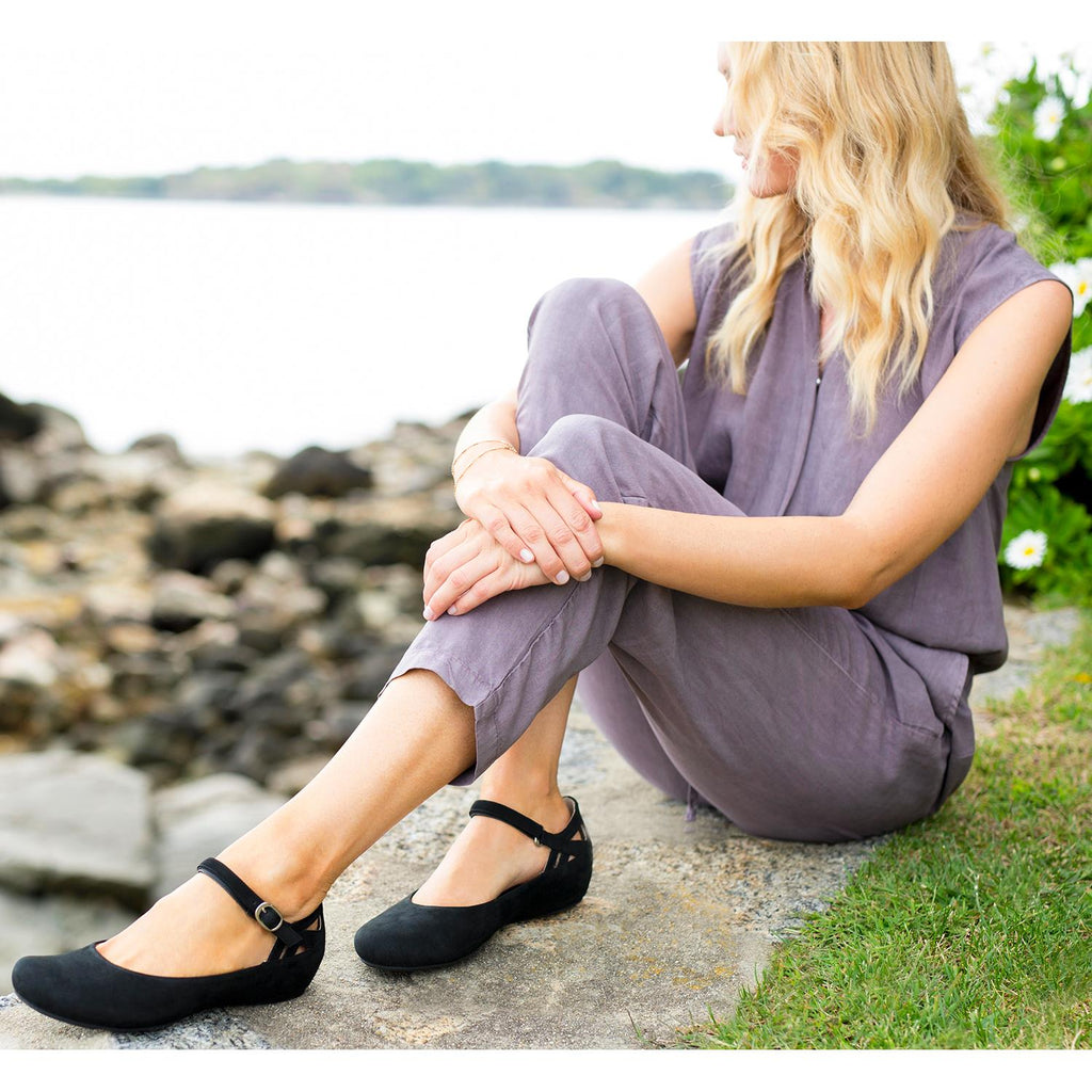 Women's Earthies Capri Taupe Nubuck