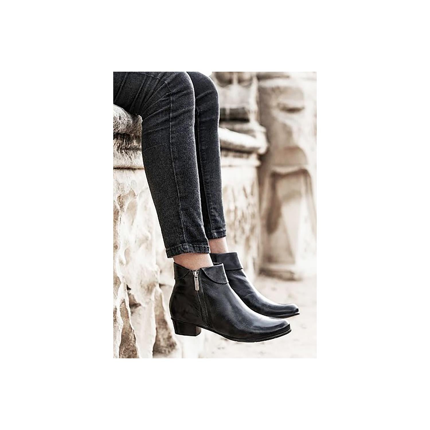 Regarde Le Ciel Stefany-03 Women's Boots Black Leather