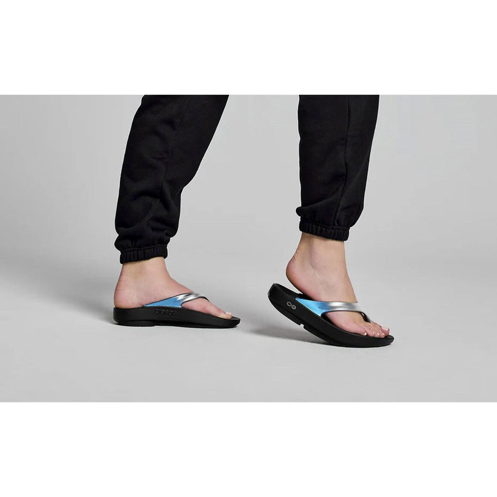 OOFOS OOlala Luxe Women's Thong Sandals Frost Synthetic