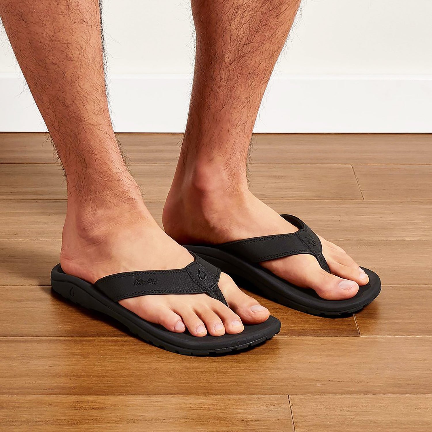 OluKai Ohana Men's Black Synthetic Leather