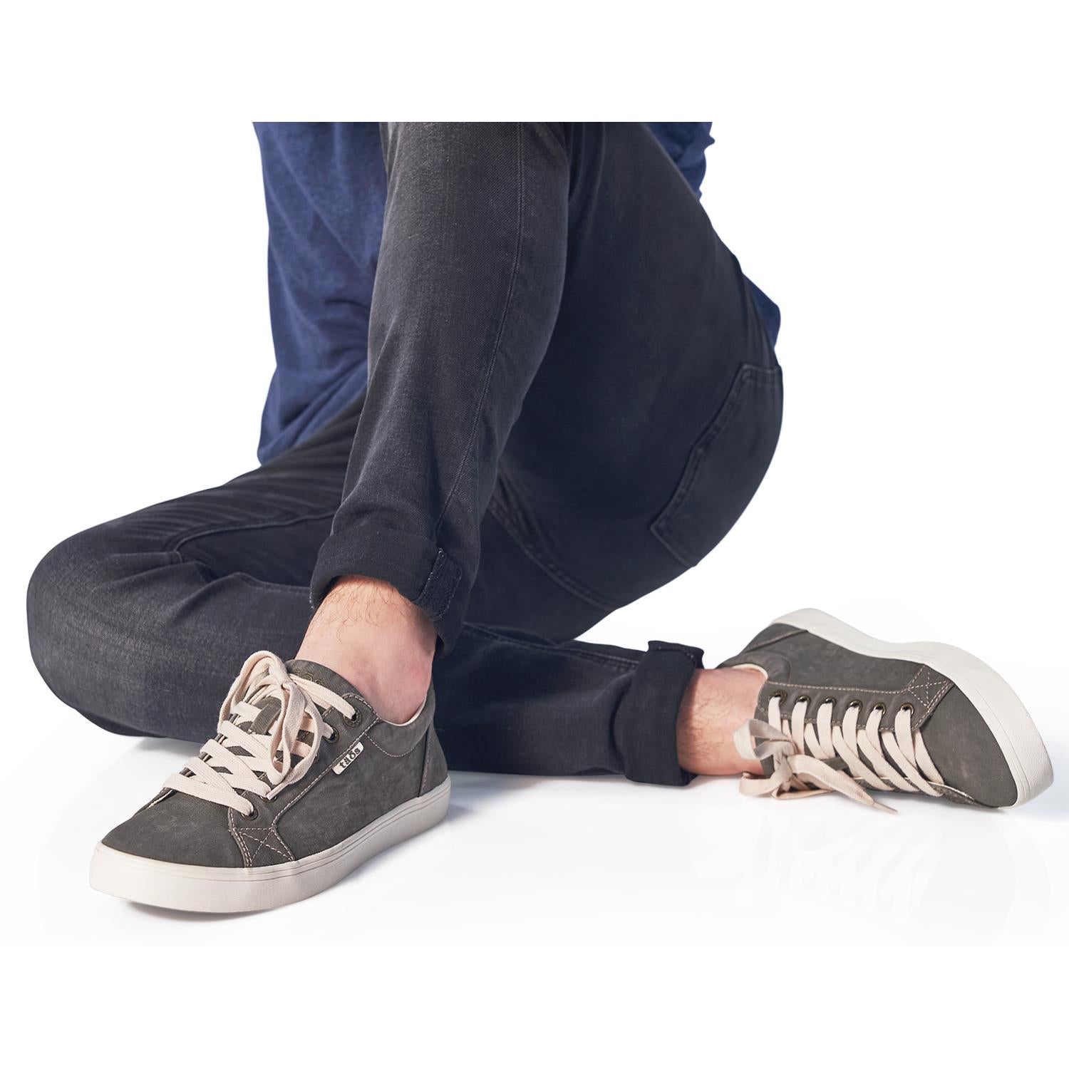 Taos Starsky Men's Walking Shoes Graphite Vintage Canvas