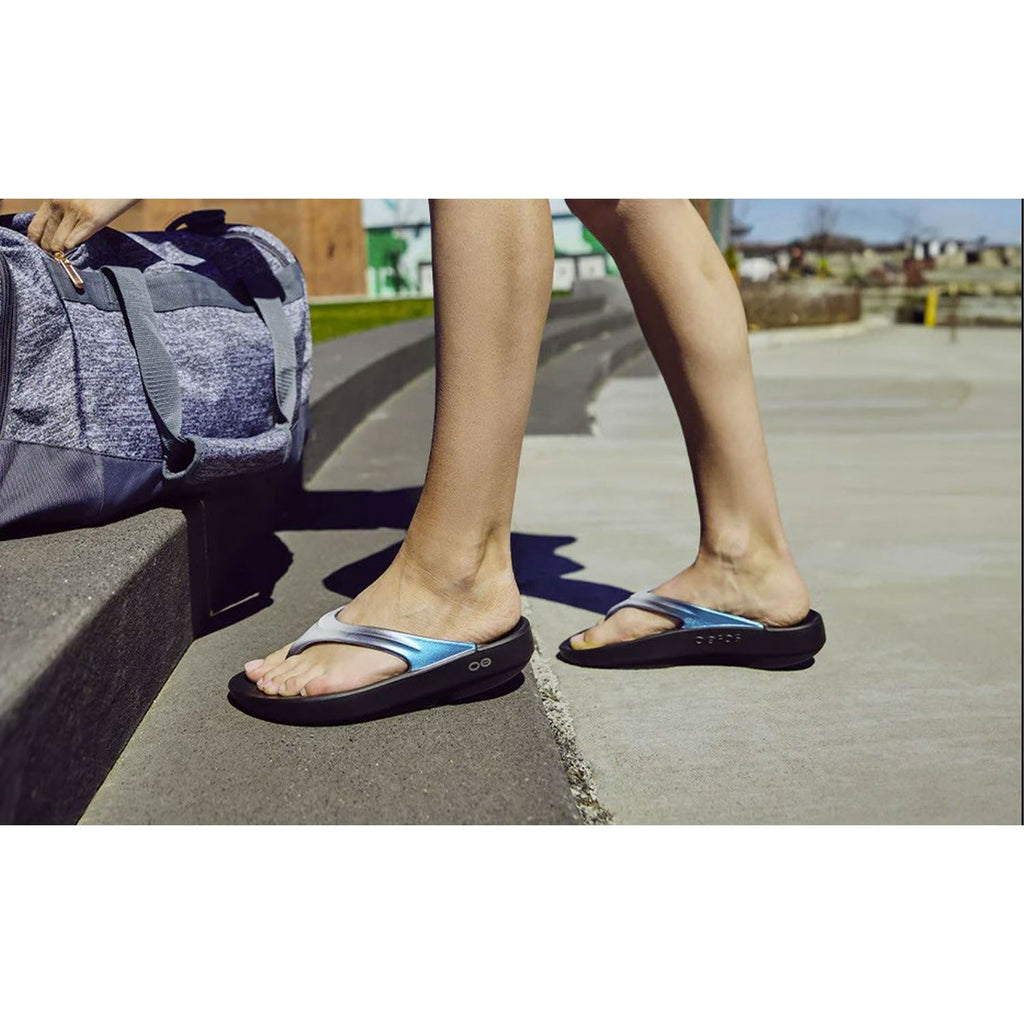 OOFOS OOlala Luxe Women's Thong Sandals Frost Synthetic