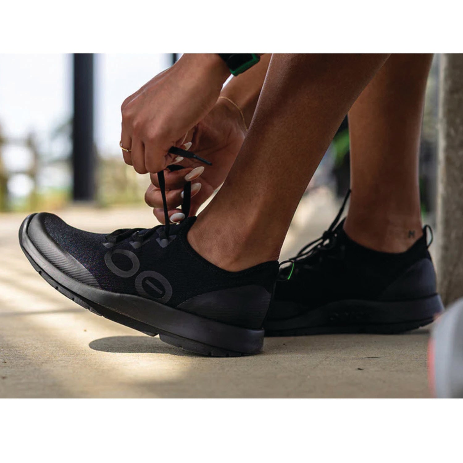 OOFOS OOMG Sport LS Women's Recovery Sneakers Black/Black Mesh