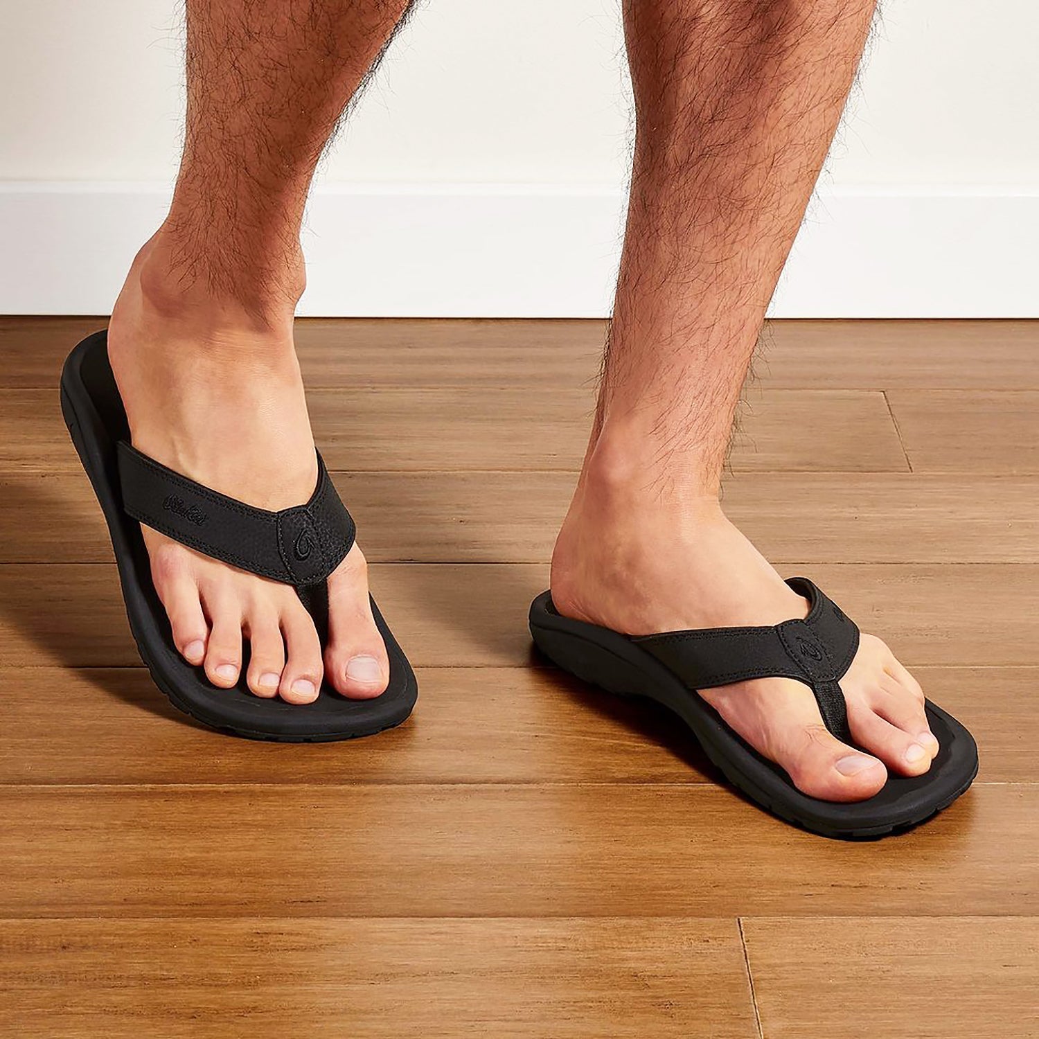 OluKai Ohana Men's Black Synthetic Leather