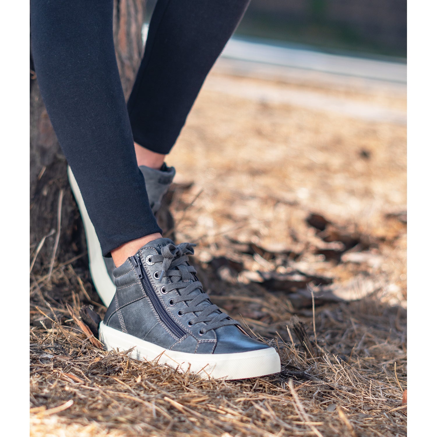 Taos Winner Women's High Top Sneakers Steel Leather