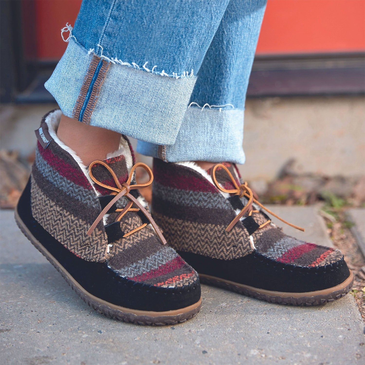 Minnetonka Torrey Women's Outdoor Slippers Black/Multi Suede