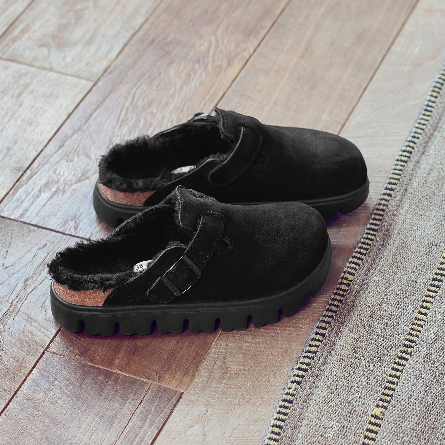 Birkenstock Boston Chunky Shearling Women's Clogs Black/Black