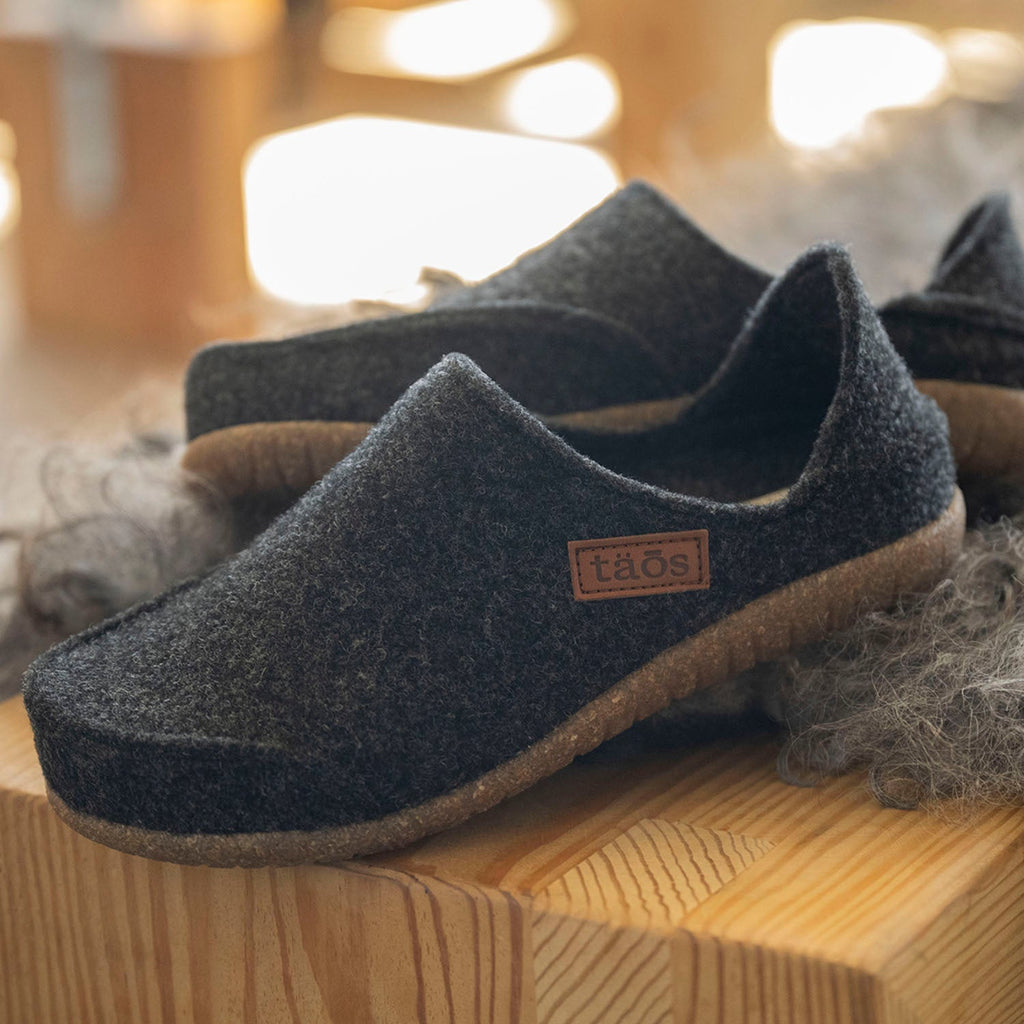 Taos Convertawool Unisex Outdoor Slippers Black