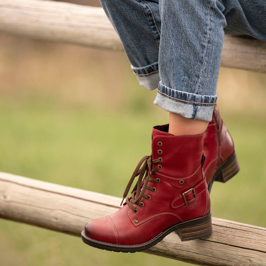 Taos Crave Women's Urban Boots Classic Red Leather
