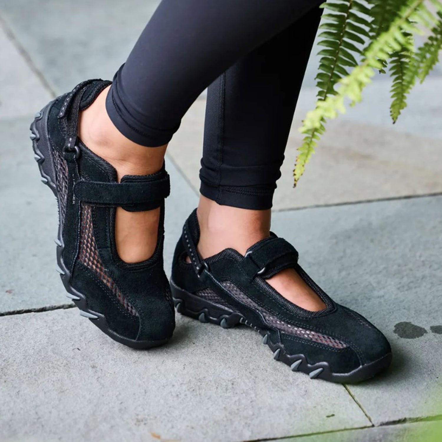 Allrounder by Mephisto Niro Women's Athletic Shoes Black Suede/Black Mesh
