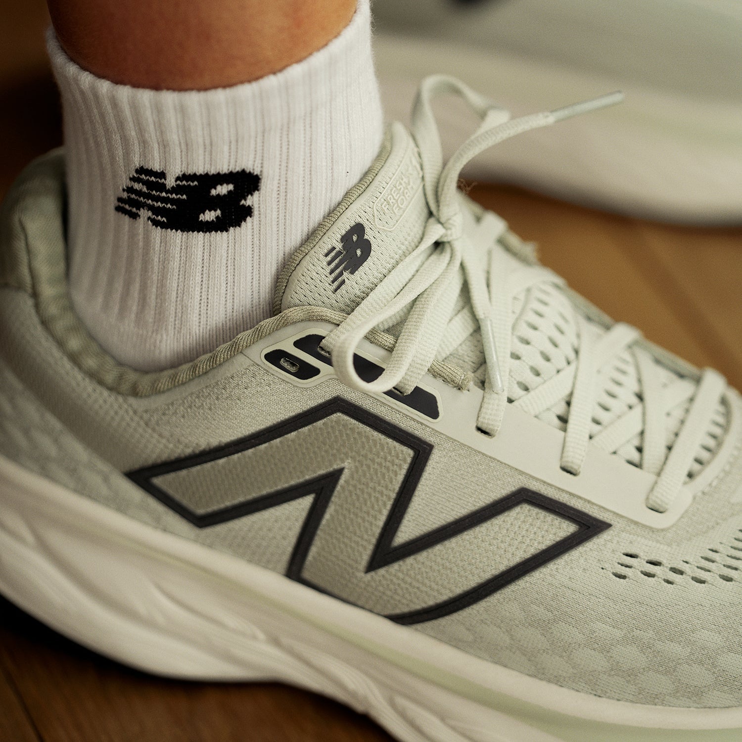 New Balance W1080M14 (Neutral Support) Women's Athletic Shoes Natural Mint/Magnet/Olivine Mesh