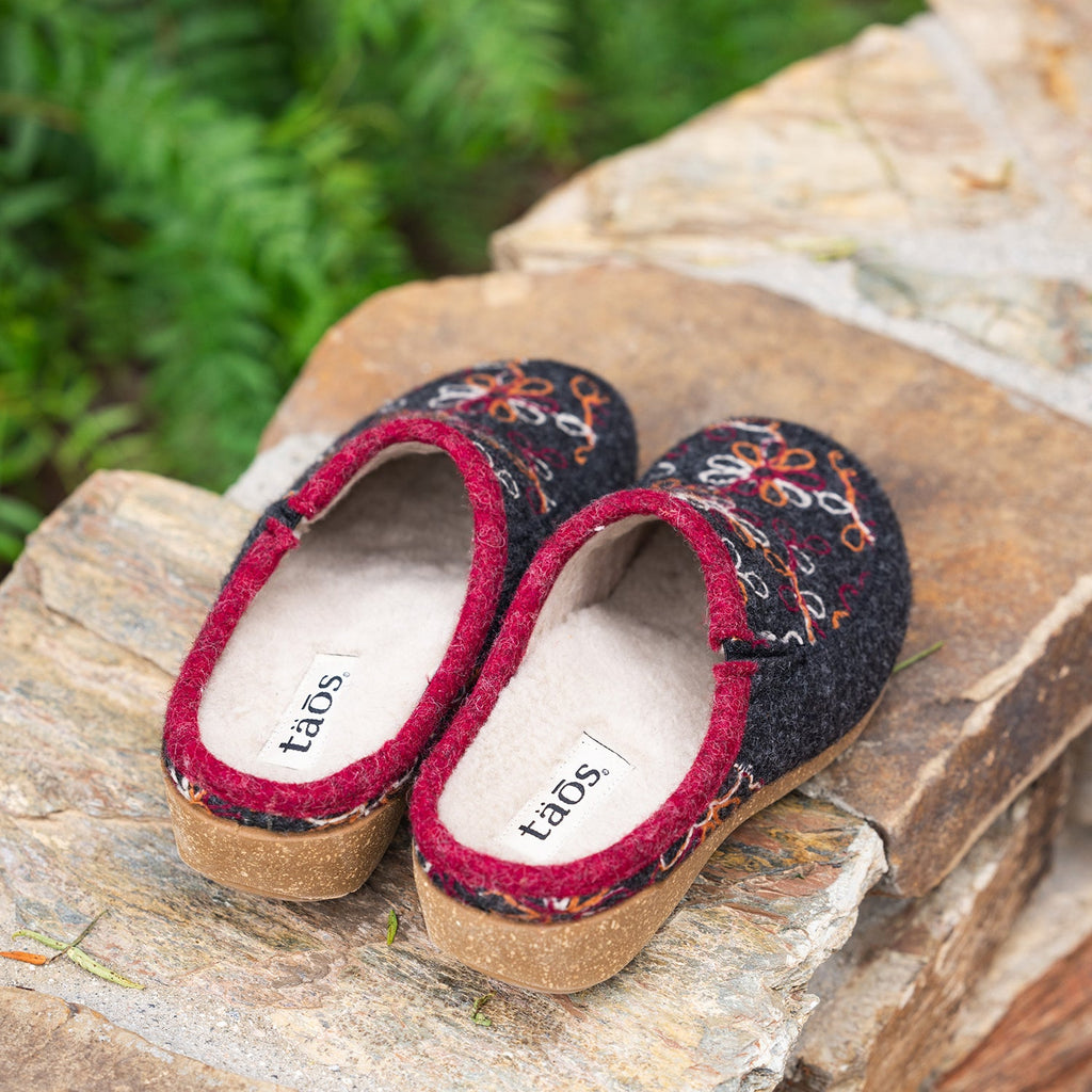 Taos Woolflower Women's Slippers Charcoal